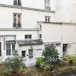 Spacious Duplex - Near Park